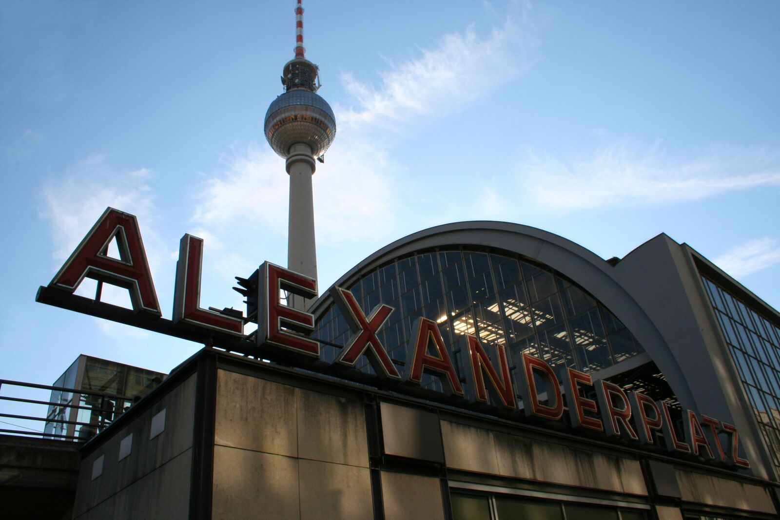 Canon EOS 350D (EOS Digital Rebel XT / EOS Kiss Digital N) sample photo. Alexander platz, berlin, train photography