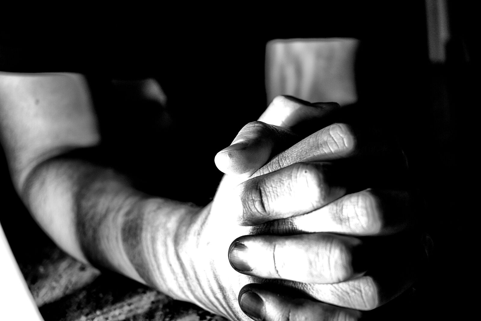 Canon EF-S 24mm F2.8 STM sample photo. Hands, shadow, light photography