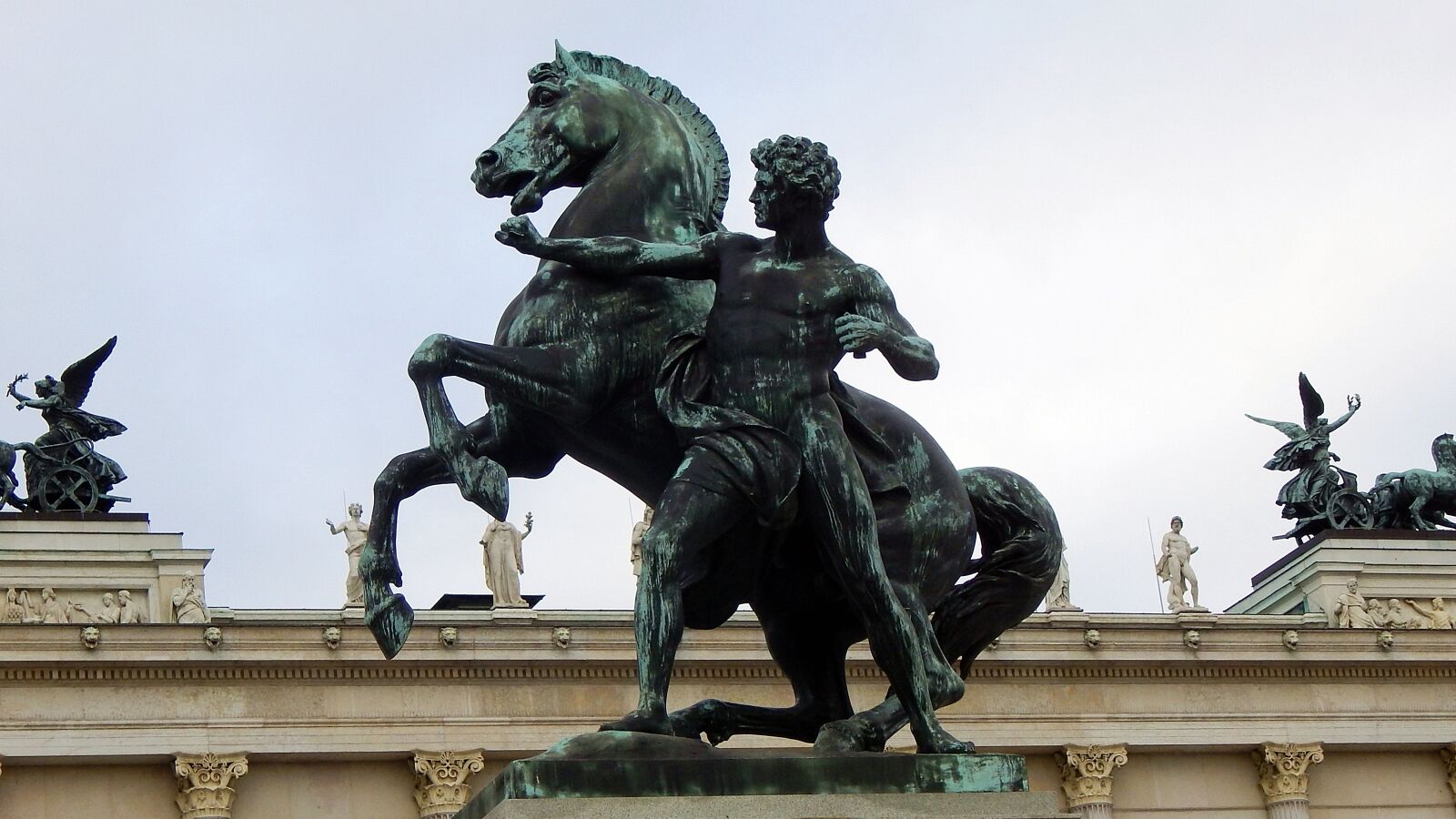 Nikon Coolpix L830 sample photo. Vienna, statue, austria photography