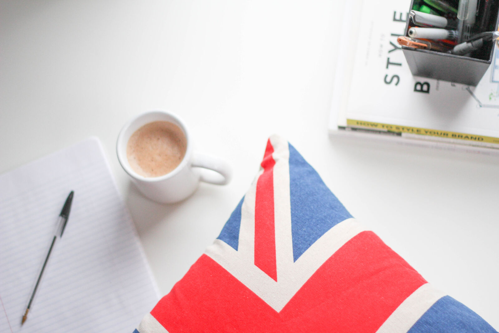 Canon EOS 60D + Canon EF 50mm F1.8 II sample photo. Books, british, coffee, cozy photography