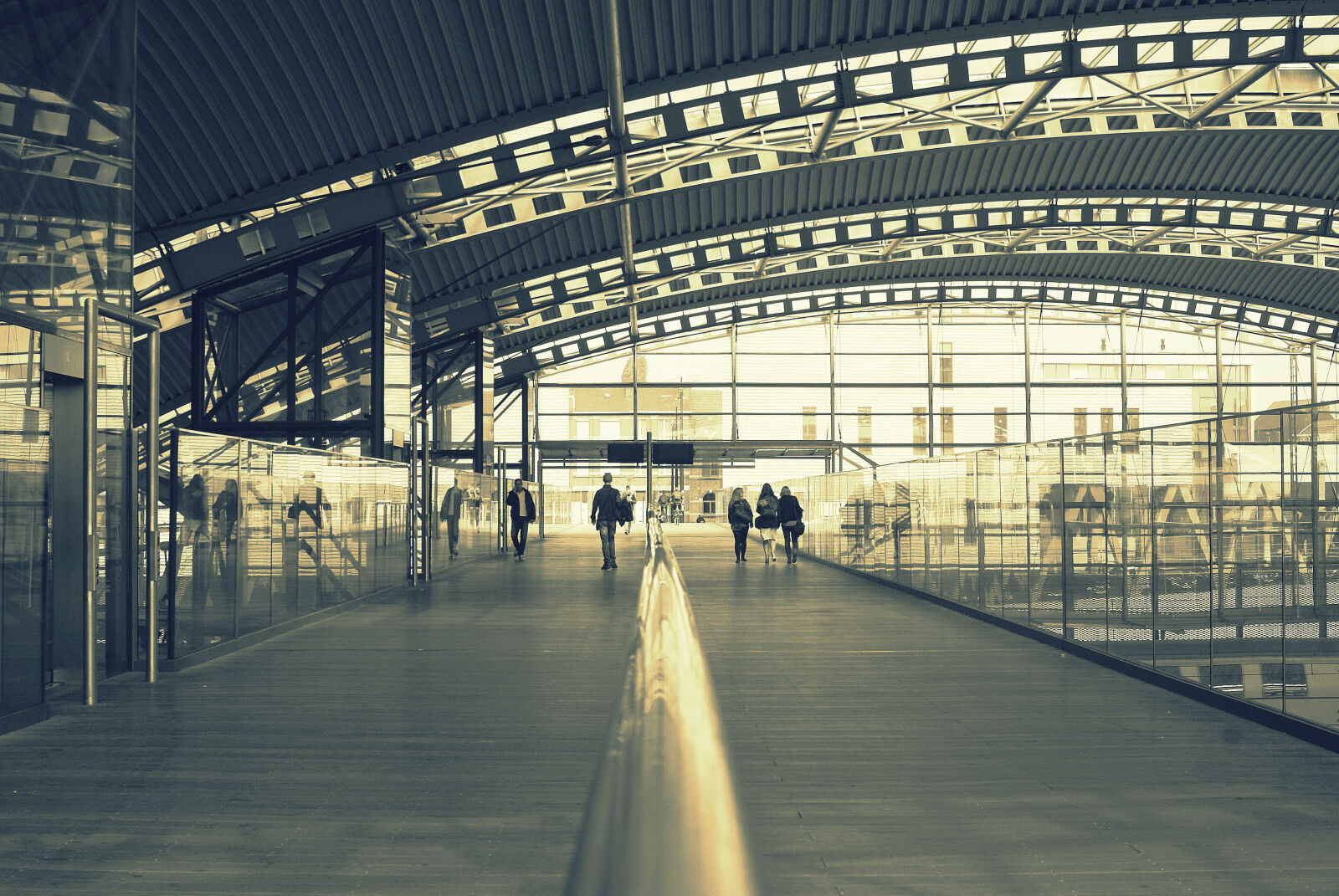 Sony Alpha DSLR-A100 sample photo. Bridge, train, station, belgium photography
