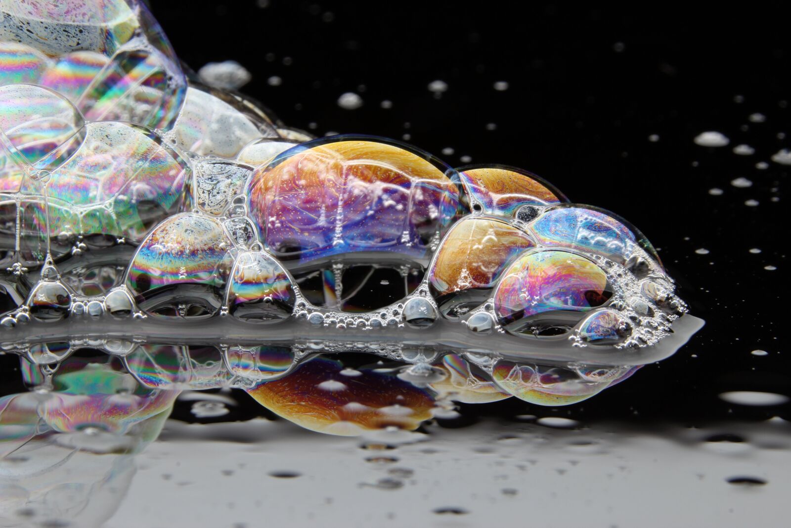 Canon EOS 1300D (EOS Rebel T6 / EOS Kiss X80) sample photo. Bubble, color, iridescent photography