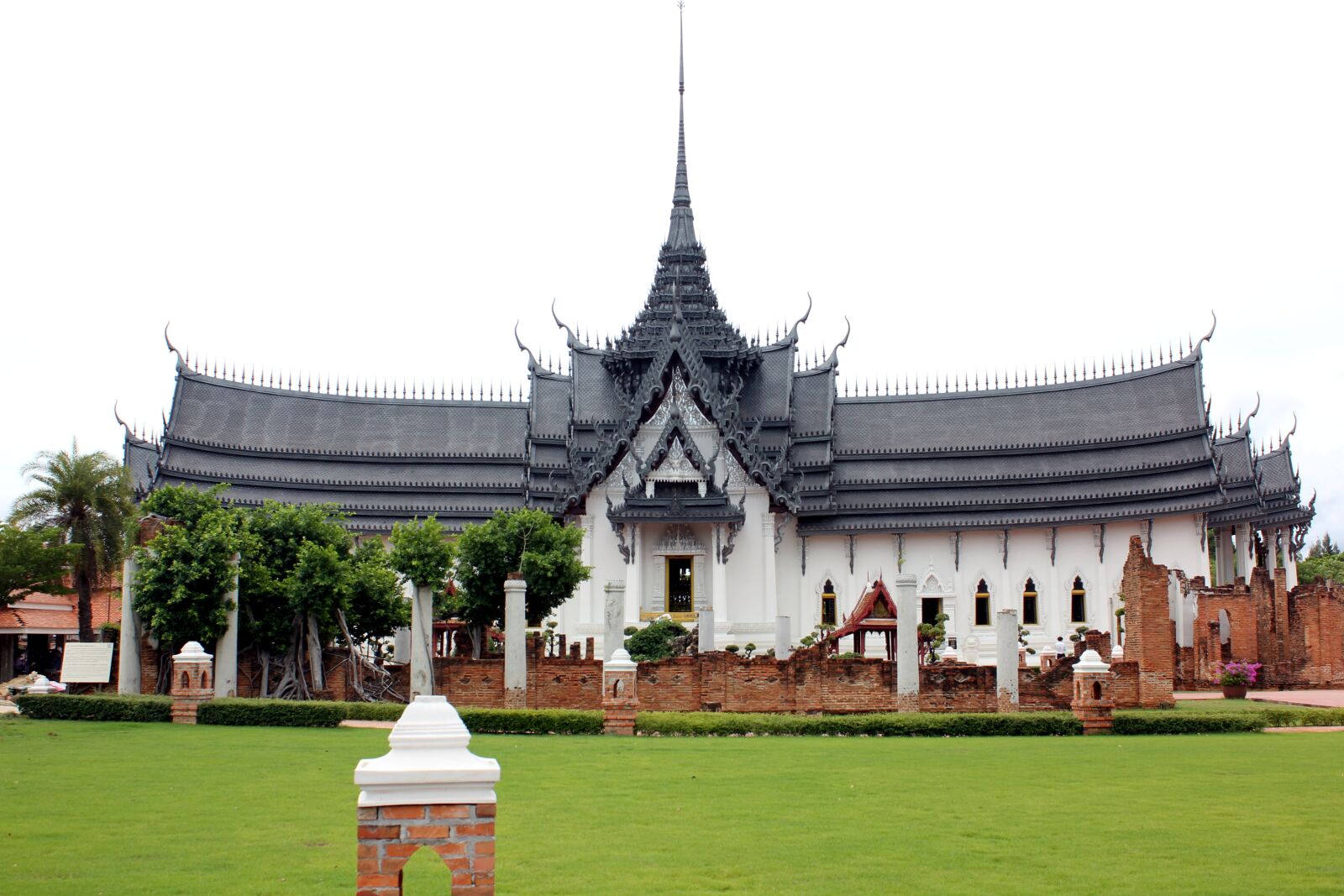 Canon EOS 550D (EOS Rebel T2i / EOS Kiss X4) sample photo. The ancient city, bangkok photography