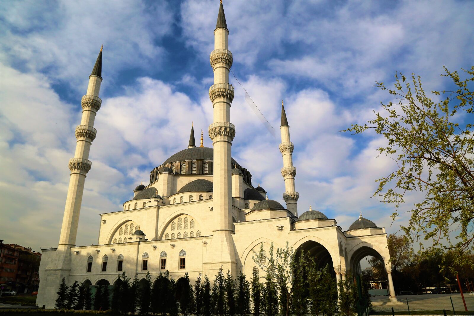 Canon EOS 5D Mark III sample photo. Minaret, islam, building photography