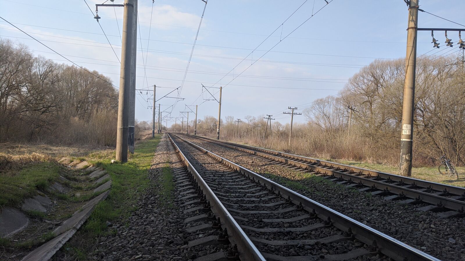 Google Pixel sample photo. Railway, train, flights photography