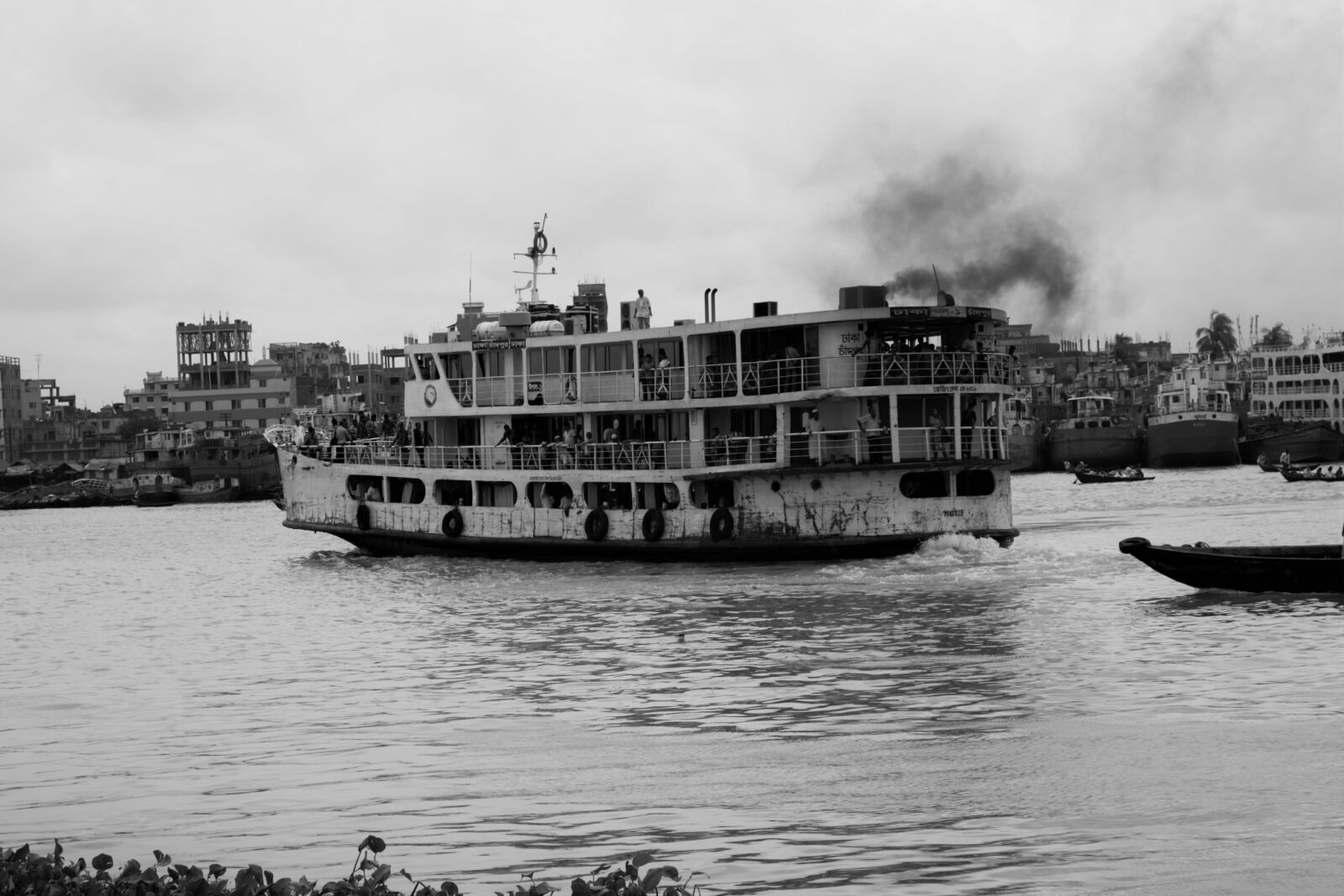 Canon EOS 70D sample photo. Bangladesh, buriganga, river, ship photography