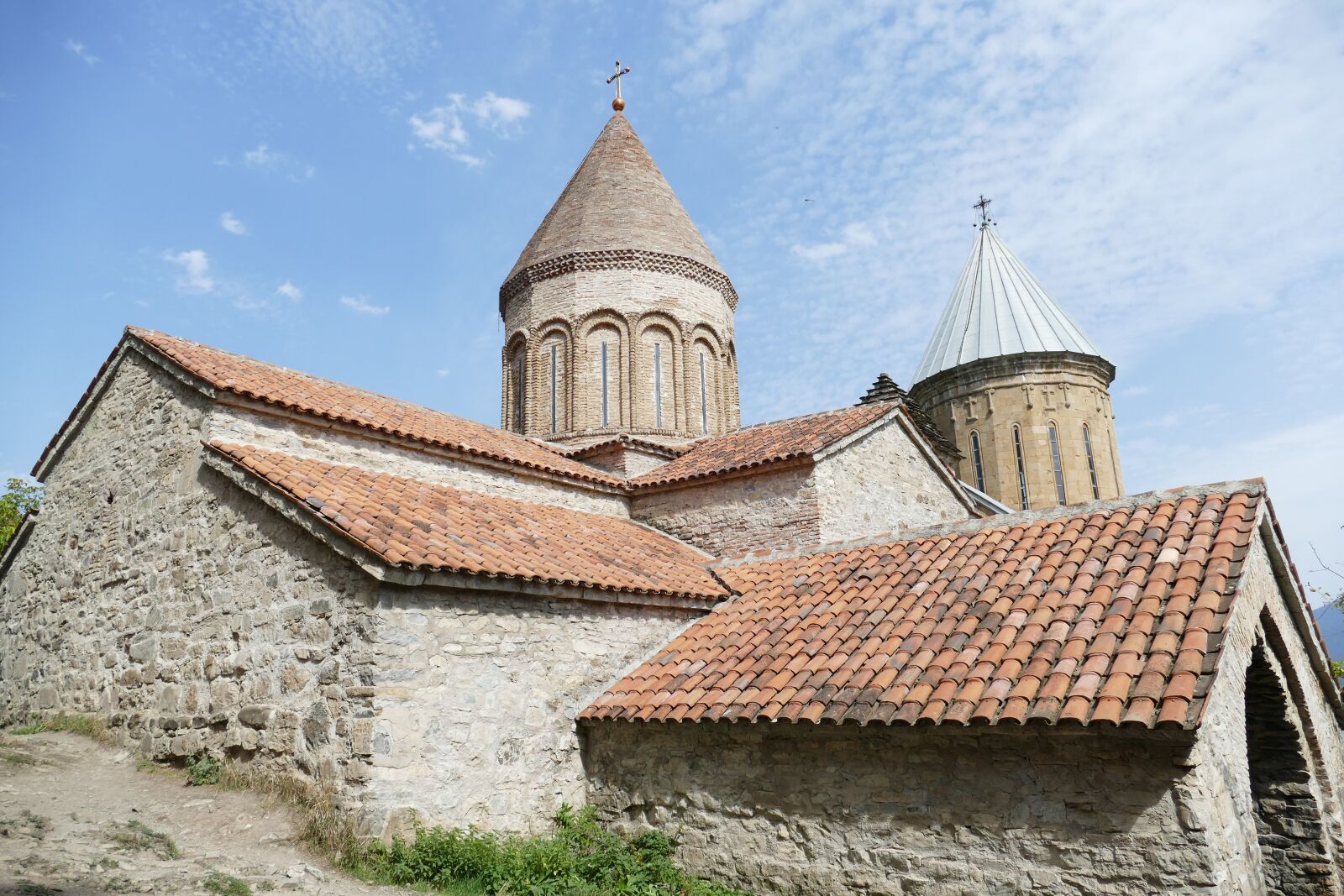 Panasonic Lumix DMC-FZ1000 sample photo. Georgia, monastery, church photography