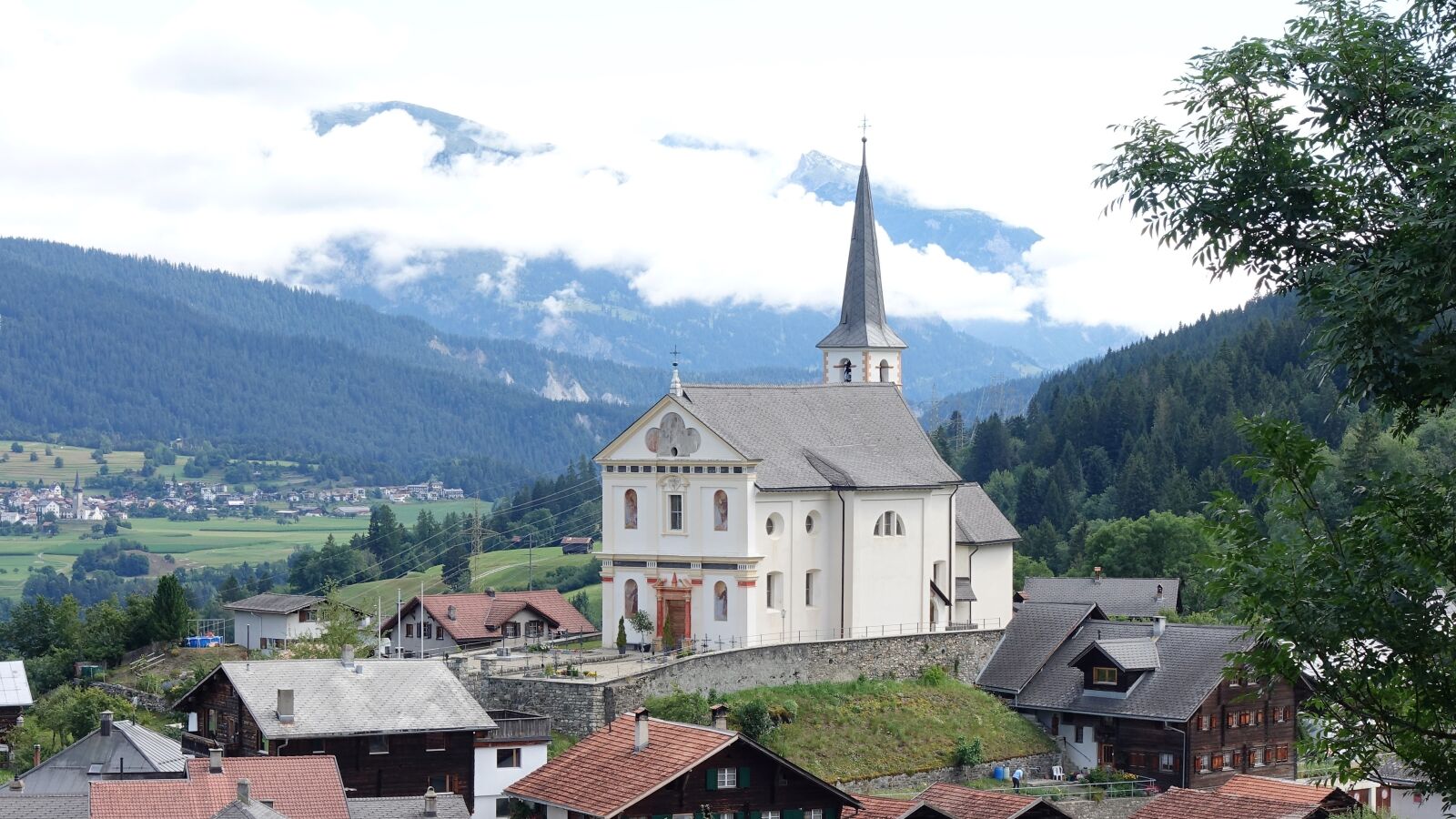 Sony Cyber-shot DSC-RX100 IV sample photo. Church, nature, landscape photography