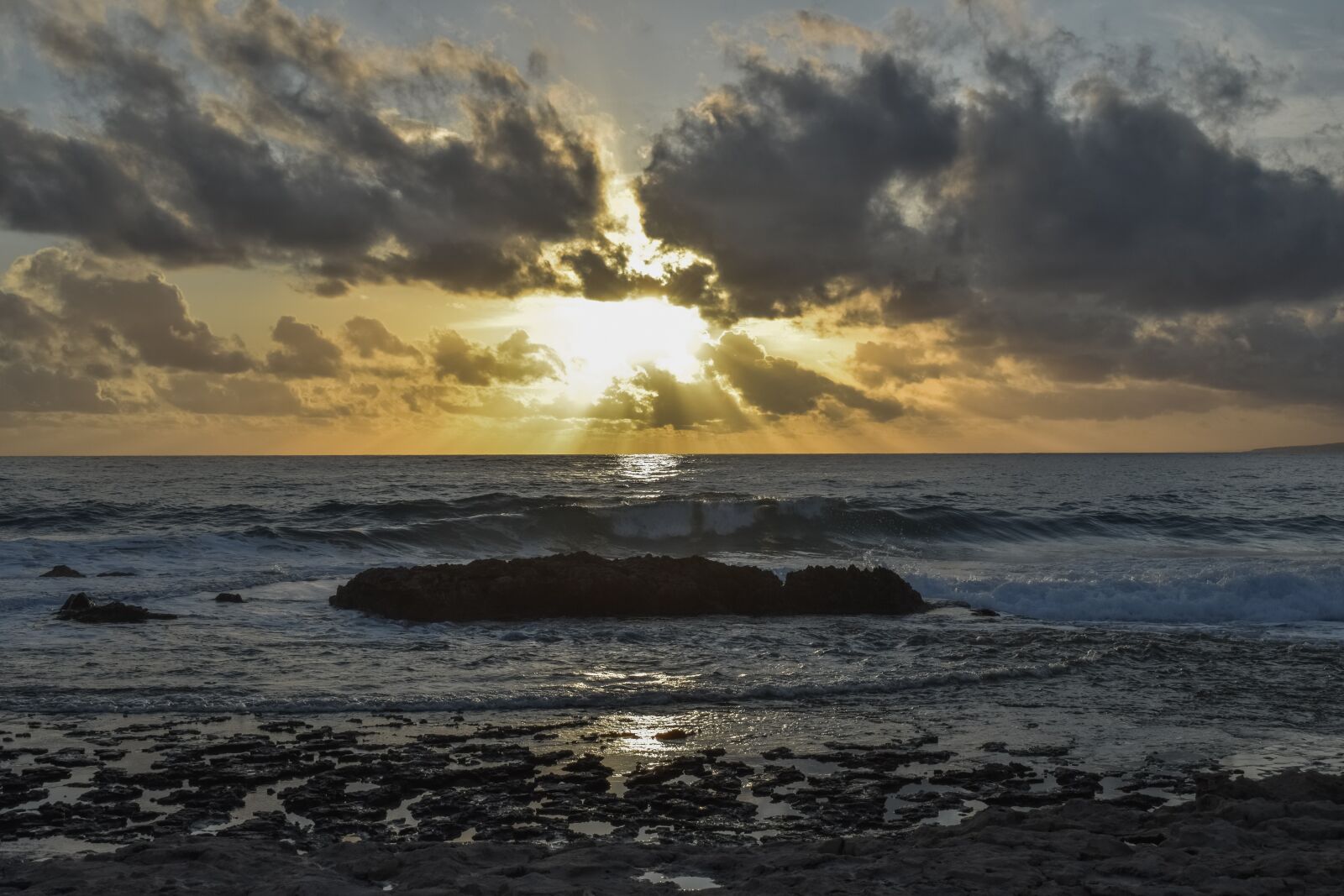Nikon D3300 sample photo. Rocky coast, sea, waves photography