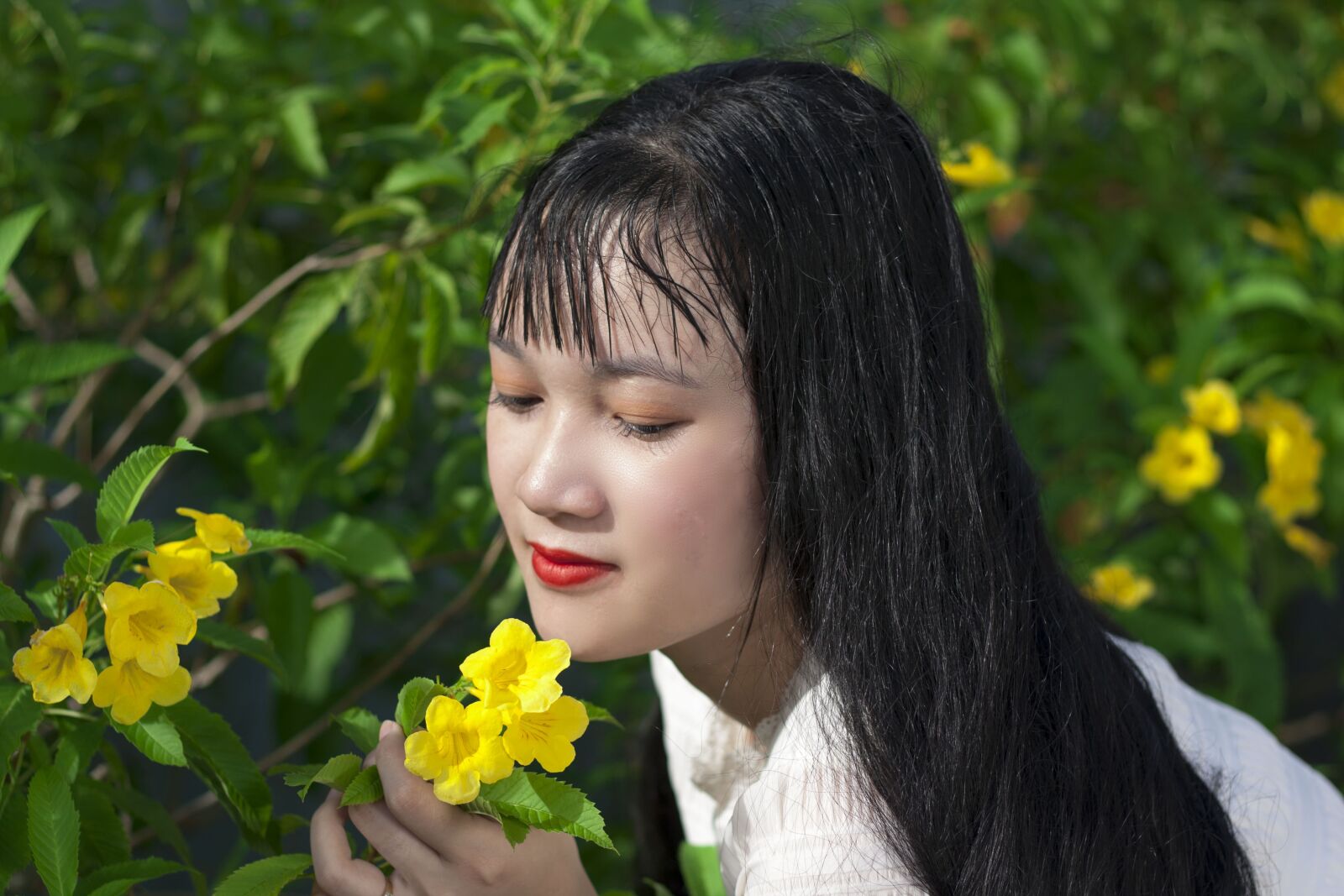 Canon EOS 40D sample photo. Woman, model, flowers photography