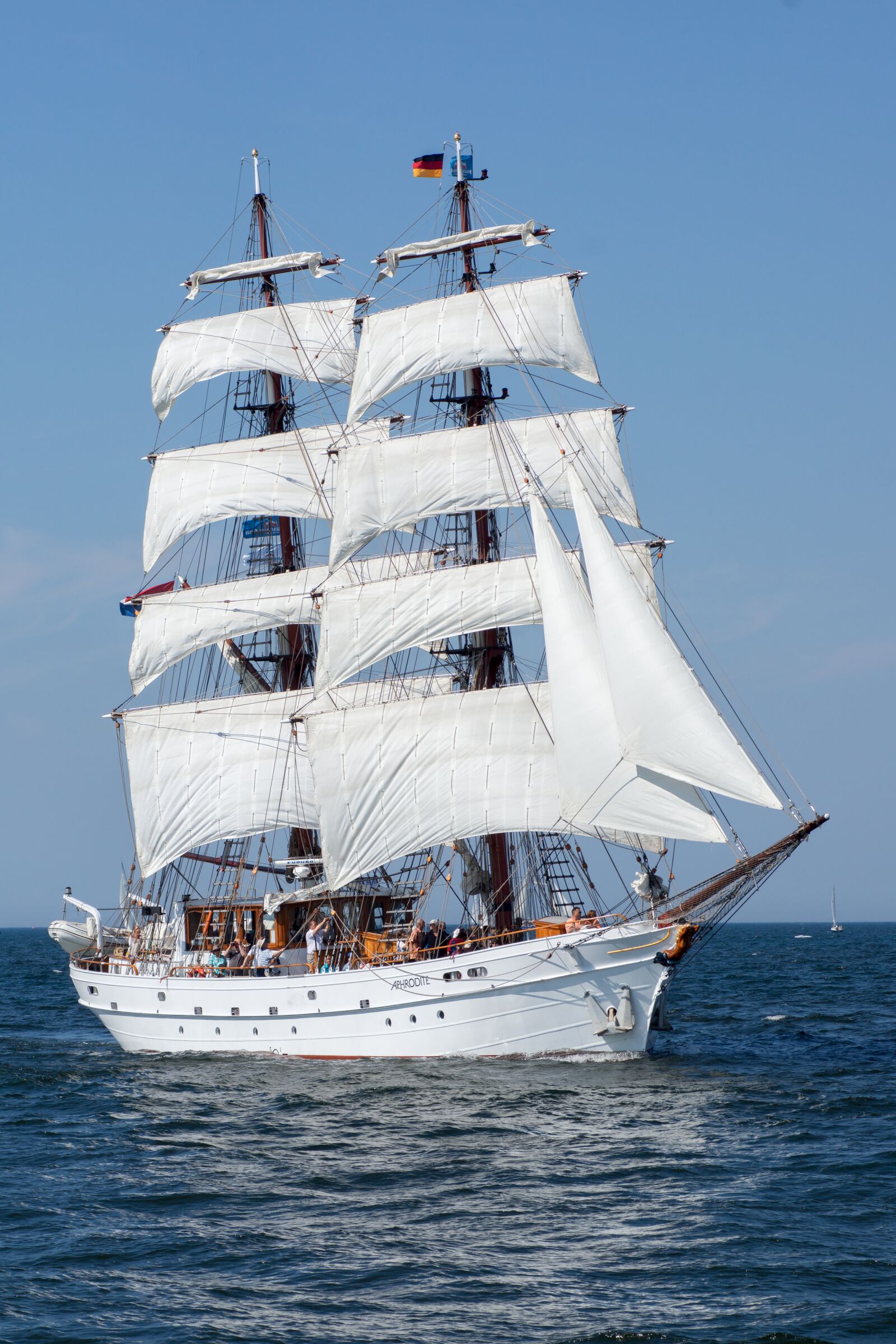 Sony SLT-A77 sample photo. Ship, hanse sail, baltic photography