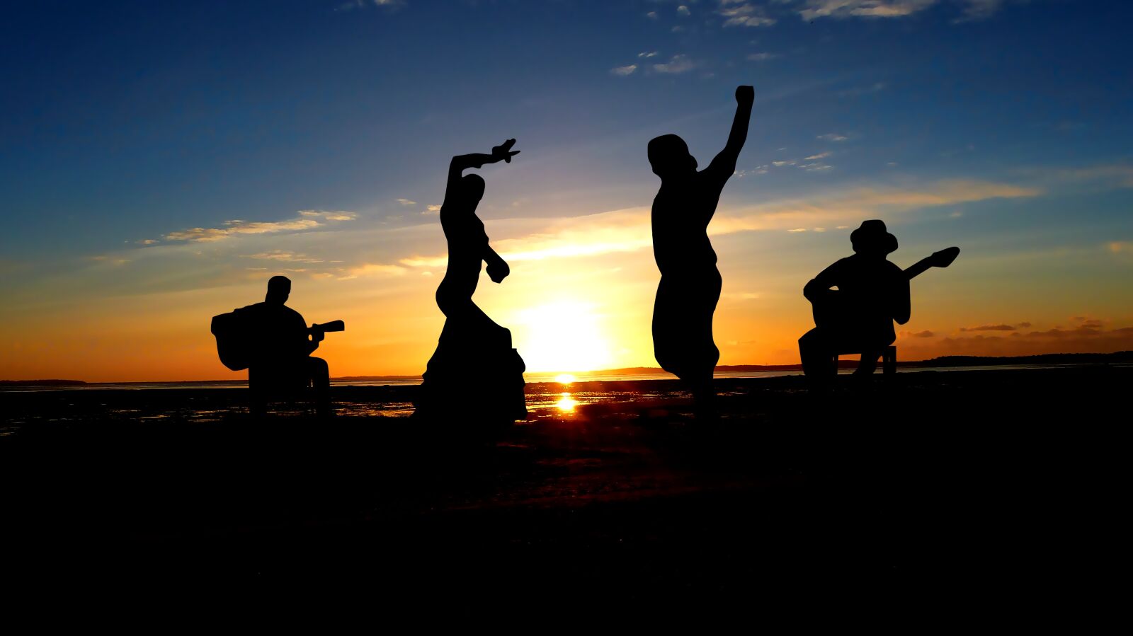 Panasonic Lumix DMC-FZ200 sample photo. Sunset, music, flamenco photography