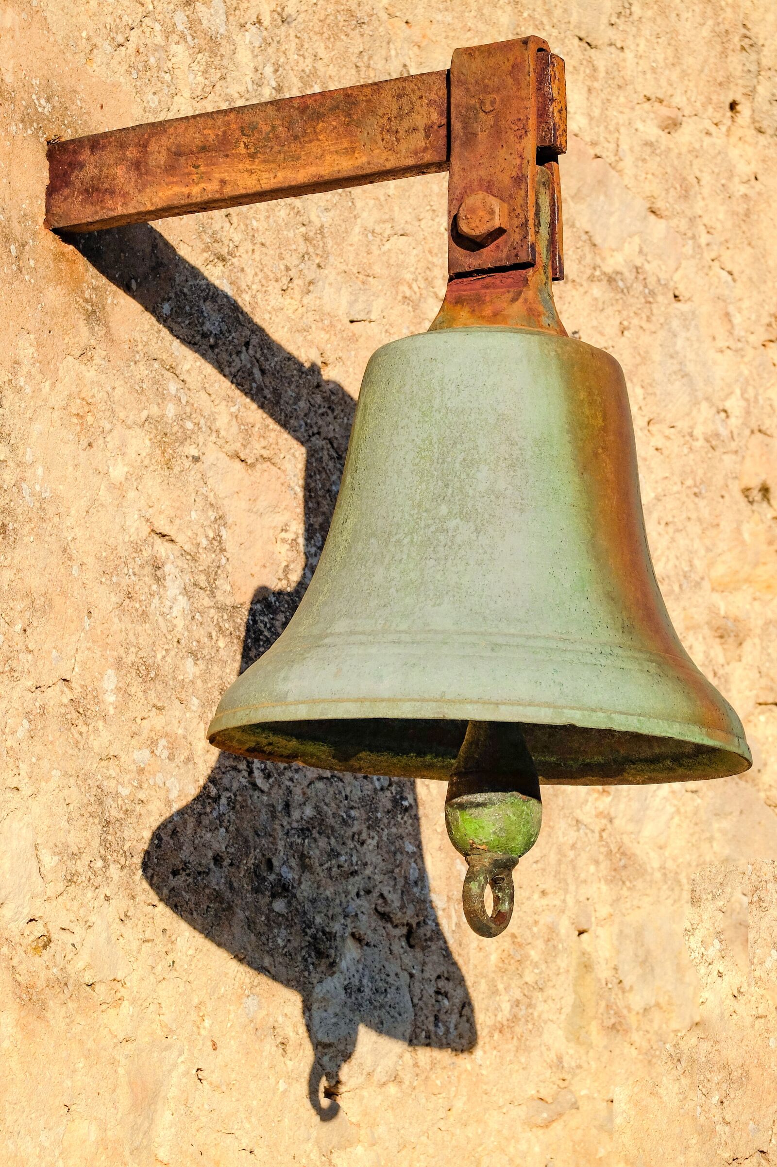 Fujifilm X30 sample photo. Bell, rusted, rust photography