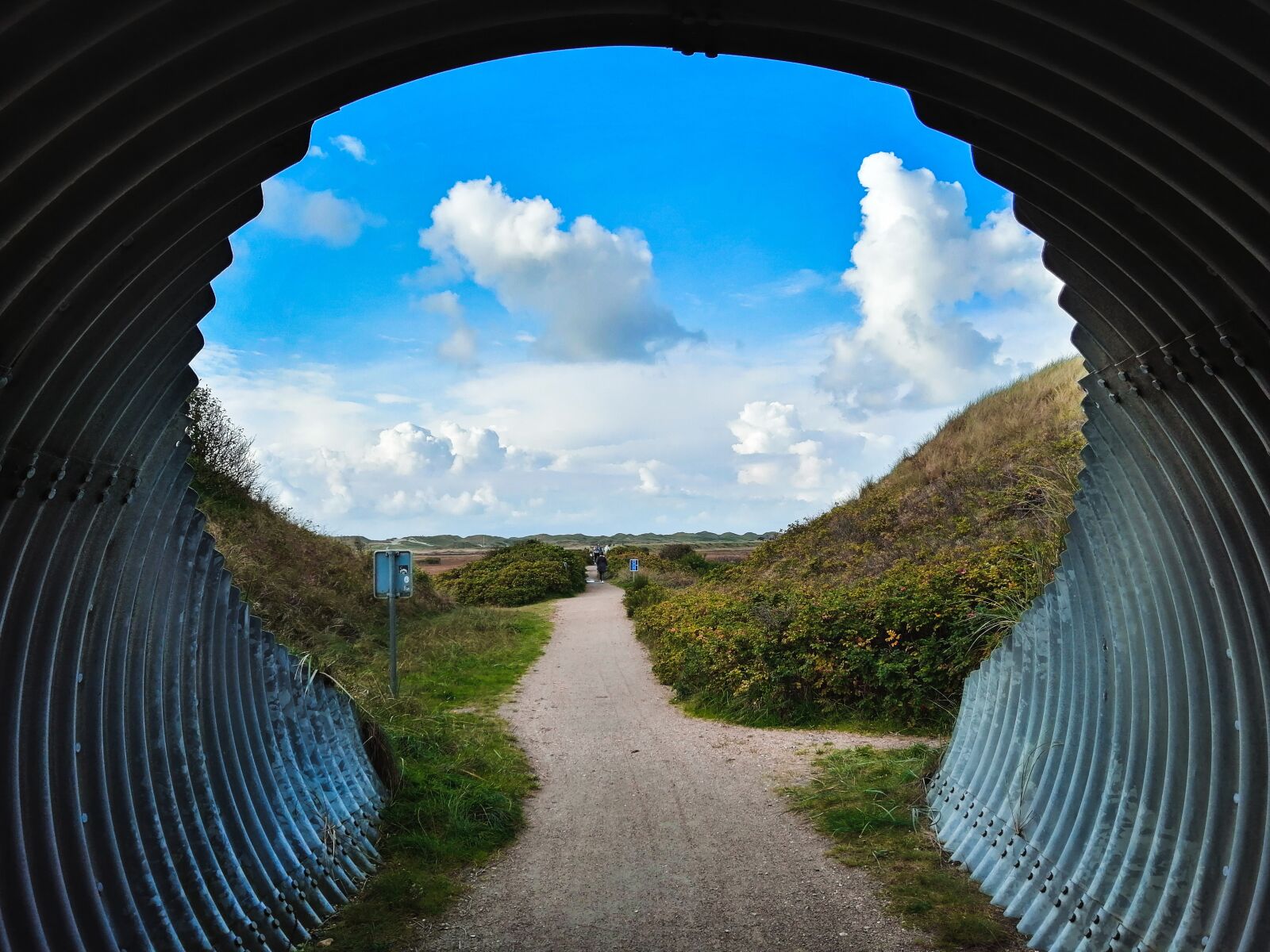 HUAWEI SNE-LX1 sample photo. Tunnel, sky, away photography