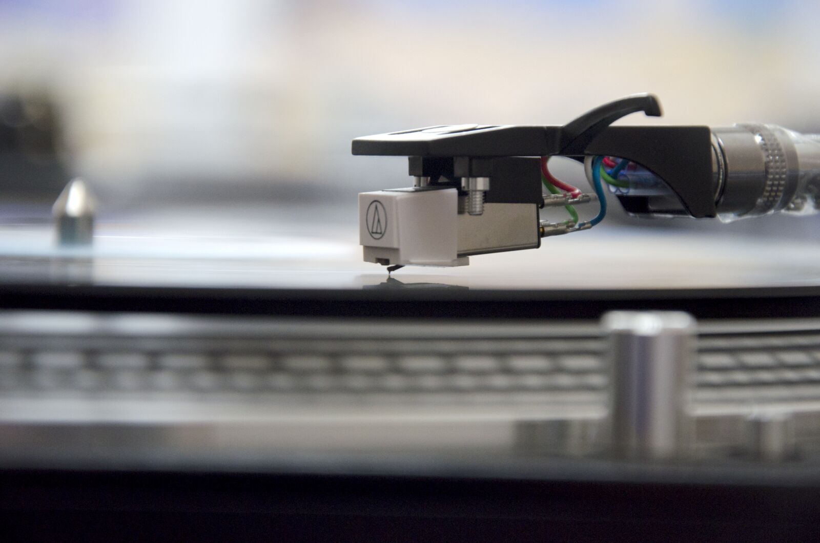 Nikon D5100 sample photo. Turntable, pickup, record photography