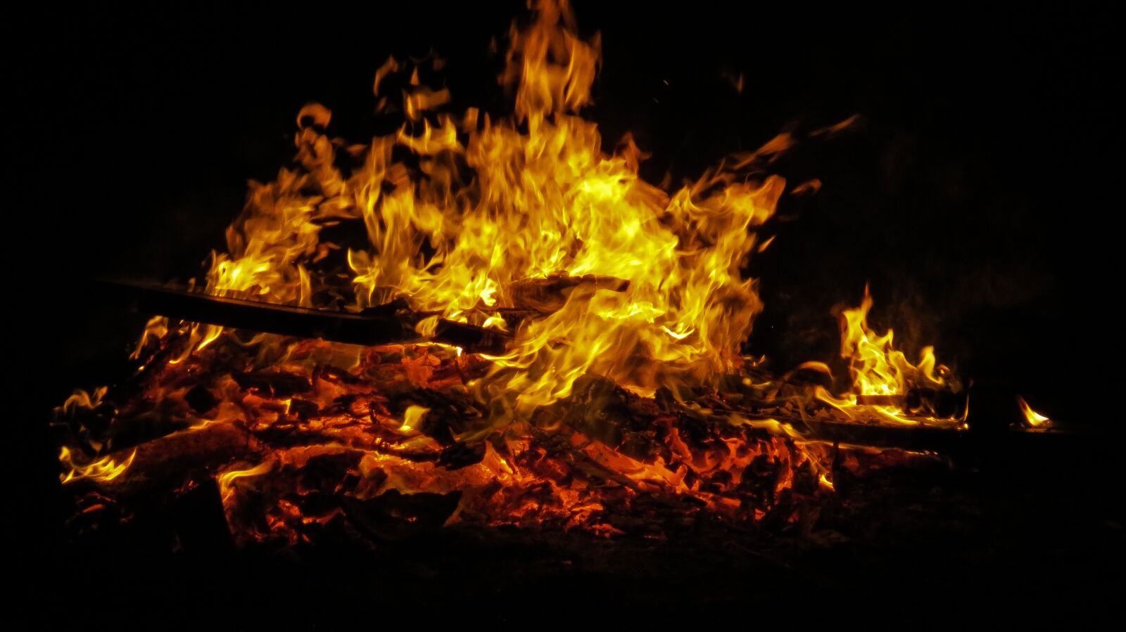 Canon PowerShot SX50 HS sample photo. Fire, easter, easter fire photography