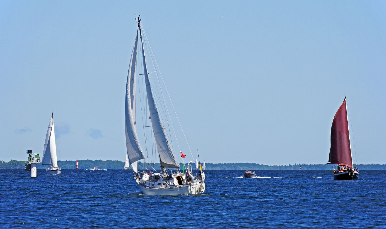 Panasonic Lumix DMC-GX8 sample photo. Sail, leisure, baltic sea photography
