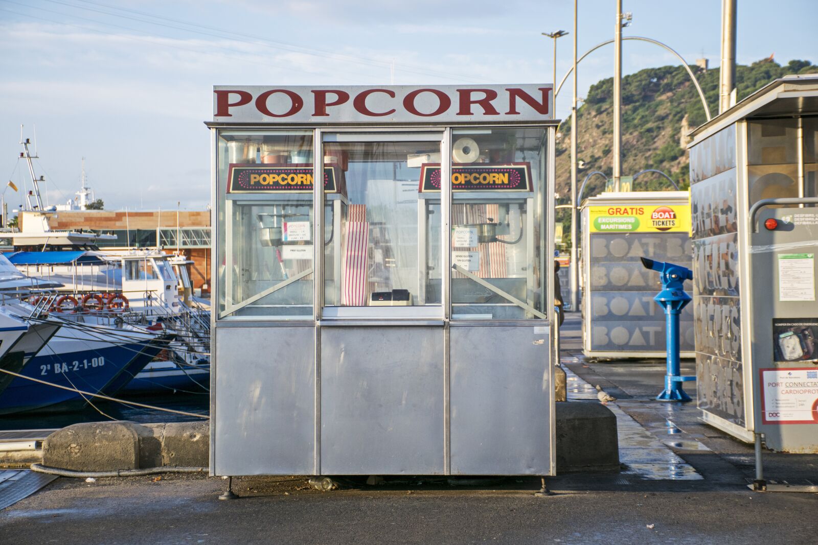 Nikon D5300 sample photo. Kiosk, barcelona, popcorn photography