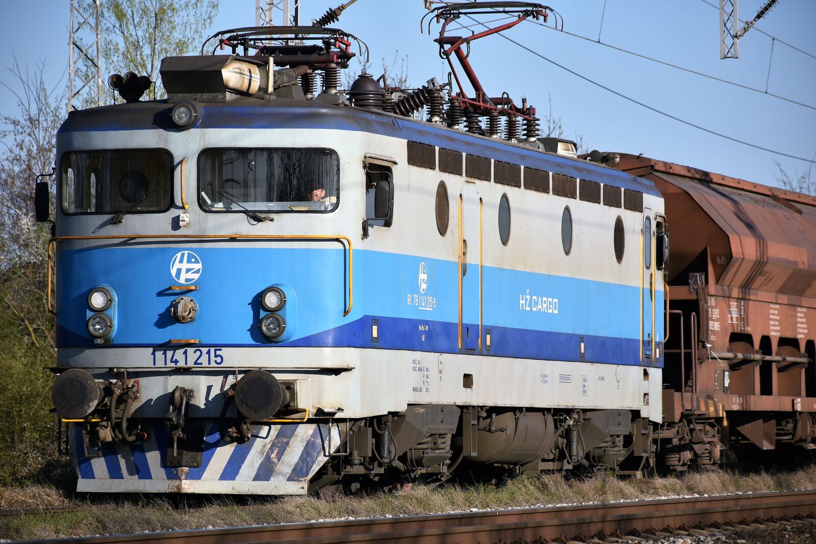 Nikon D5600 sample photo. Cargo train, electric locomotive photography