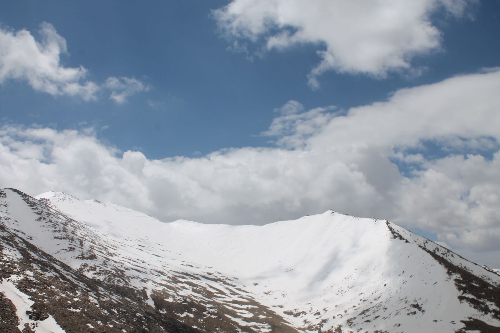 Canon EOS 1100D (EOS Rebel T3 / EOS Kiss X50) sample photo. Mountains, snow, clouds photography