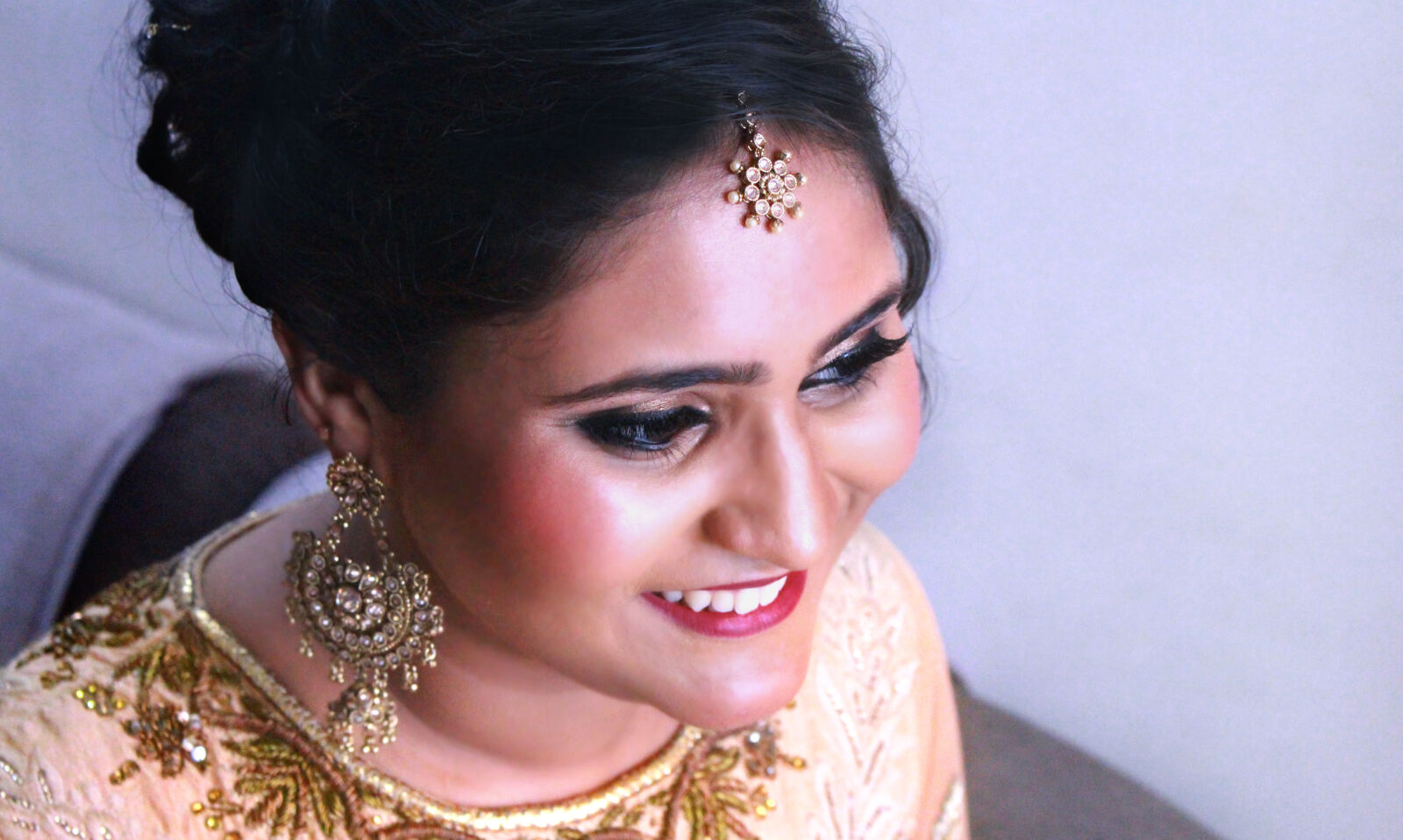 Canon EOS 700D (EOS Rebel T5i / EOS Kiss X7i) sample photo. Bride, earrings, engagement, eyelashes photography