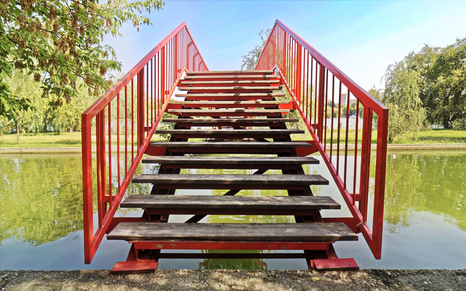 Nikon D5300 sample photo. Bridge, metallic, red photography