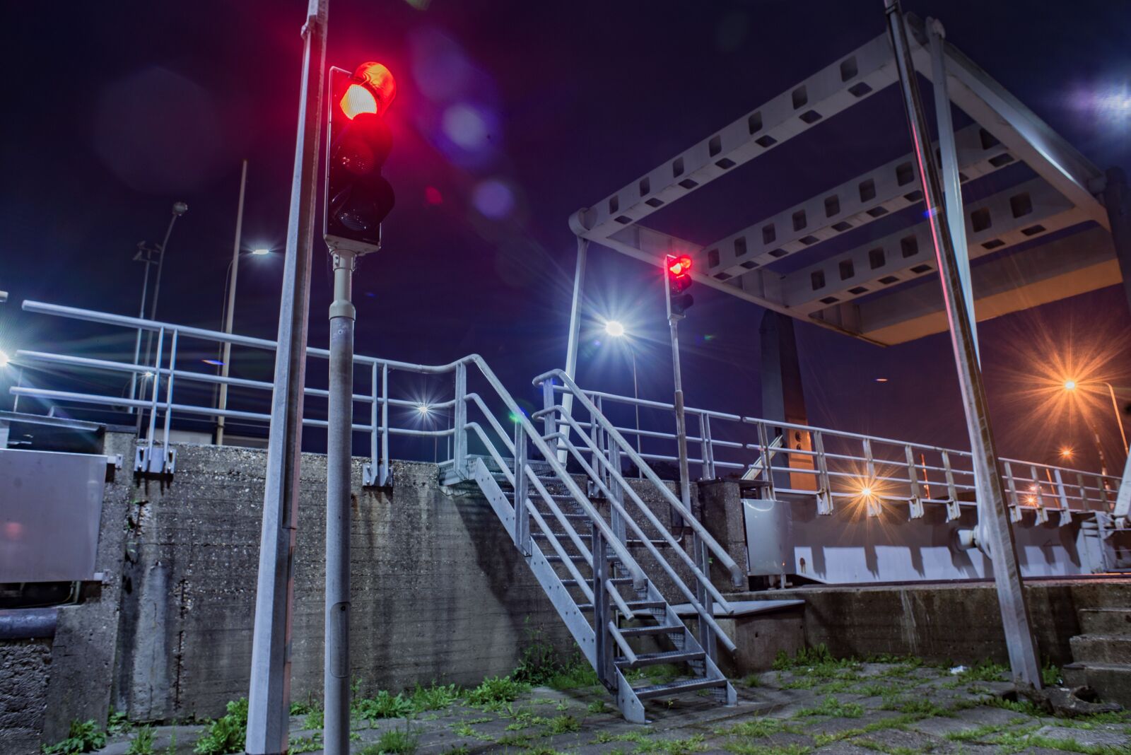 Nikon D610 sample photo. Bridge, traffic lights, netherlands photography