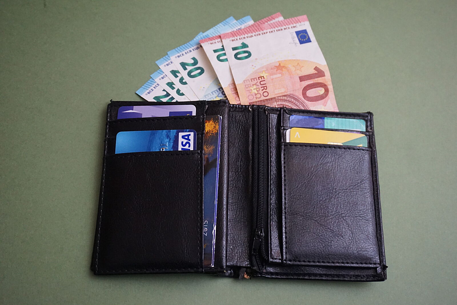Sony a6000 sample photo. Achats, argent, billets, de photography