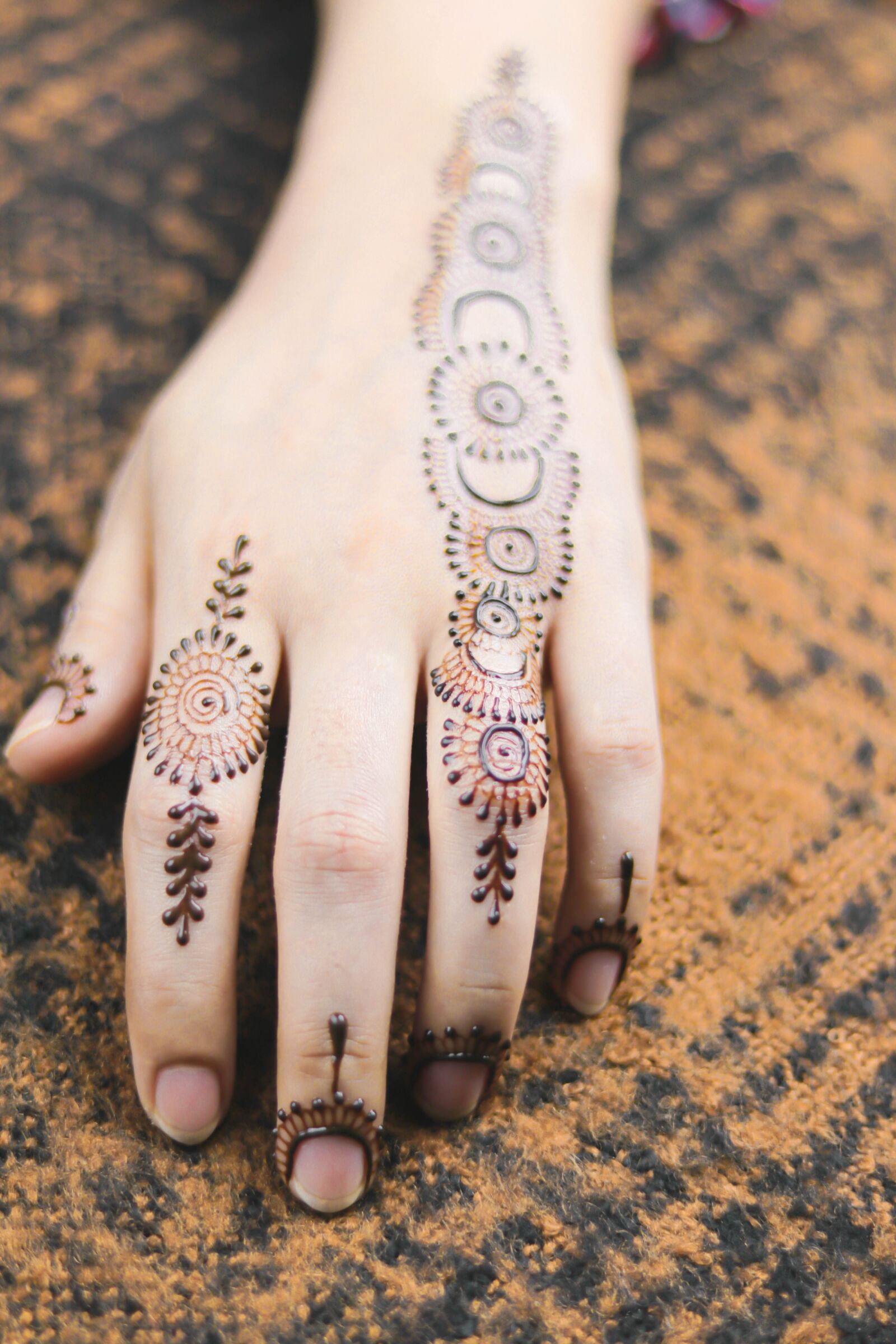 Canon EF 50mm F1.8 STM sample photo. Hand, henna, art photography