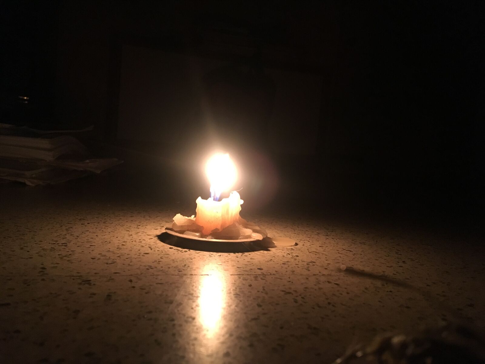 Apple iPhone SE sample photo. Candle, light, flame photography