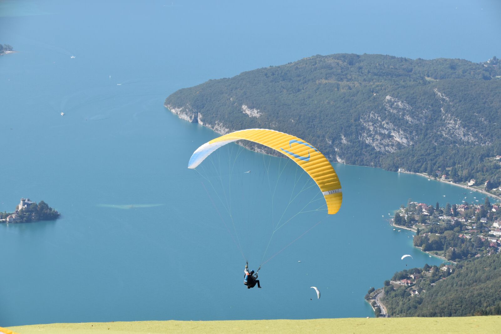 Nikon D5600 sample photo. Paragliding, paraglider, lake annecy photography