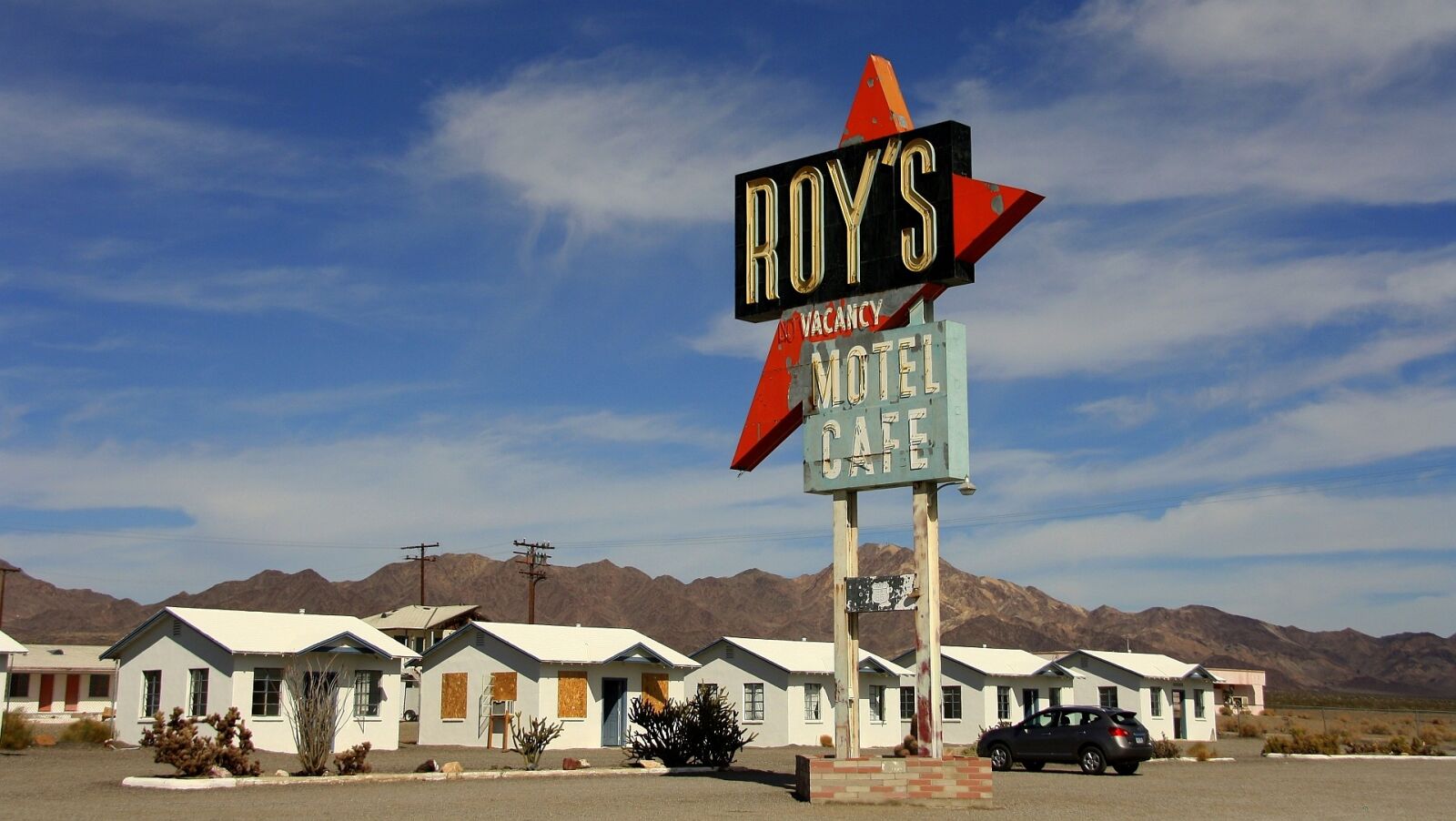 Canon EOS 1000D (EOS Digital Rebel XS / EOS Kiss F) sample photo. Roy's, usa, route 66 photography