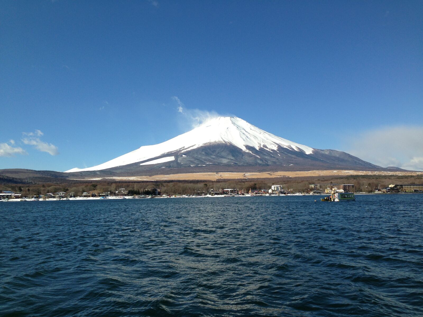 Apple iPhone 5 sample photo. Lake yamanaka, from the photography