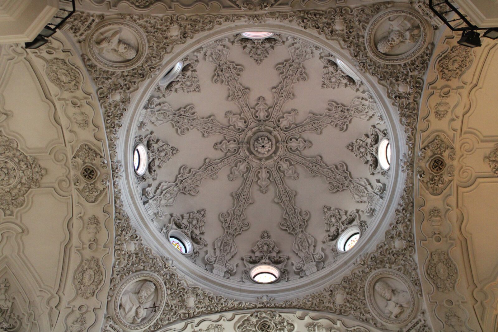 Canon EOS 2000D (EOS Rebel T7 / EOS Kiss X90 / EOS 1500D) sample photo. Dome, church, cadiz photography