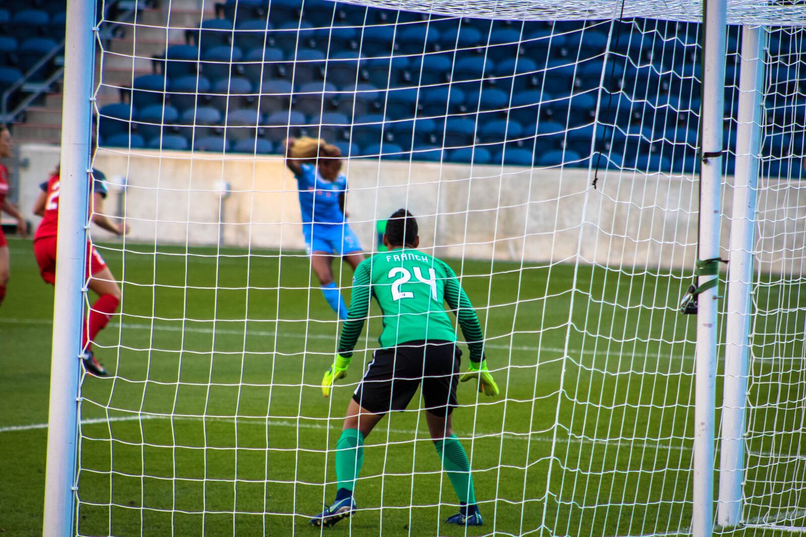 Canon EOS 1300D (EOS Rebel T6 / EOS Kiss X80) sample photo. Soccer, sport, goal photography