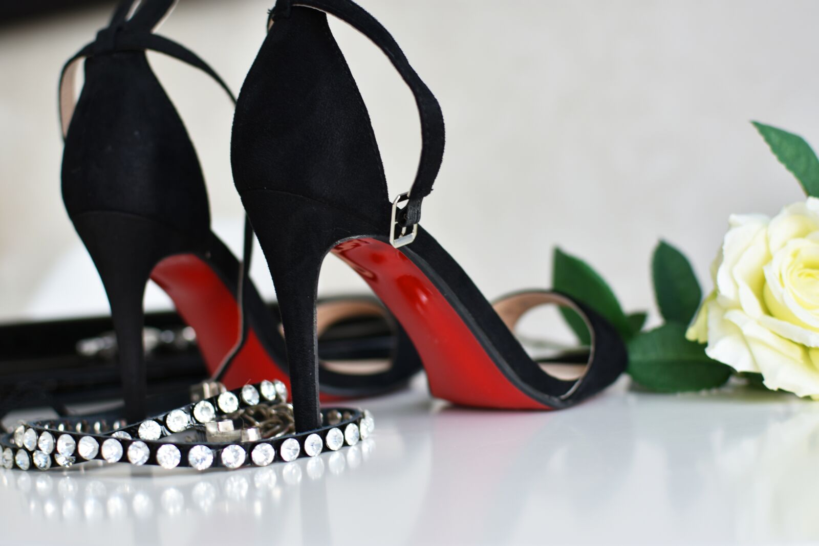 Nikon D3400 sample photo. Women's shoes, high heels photography