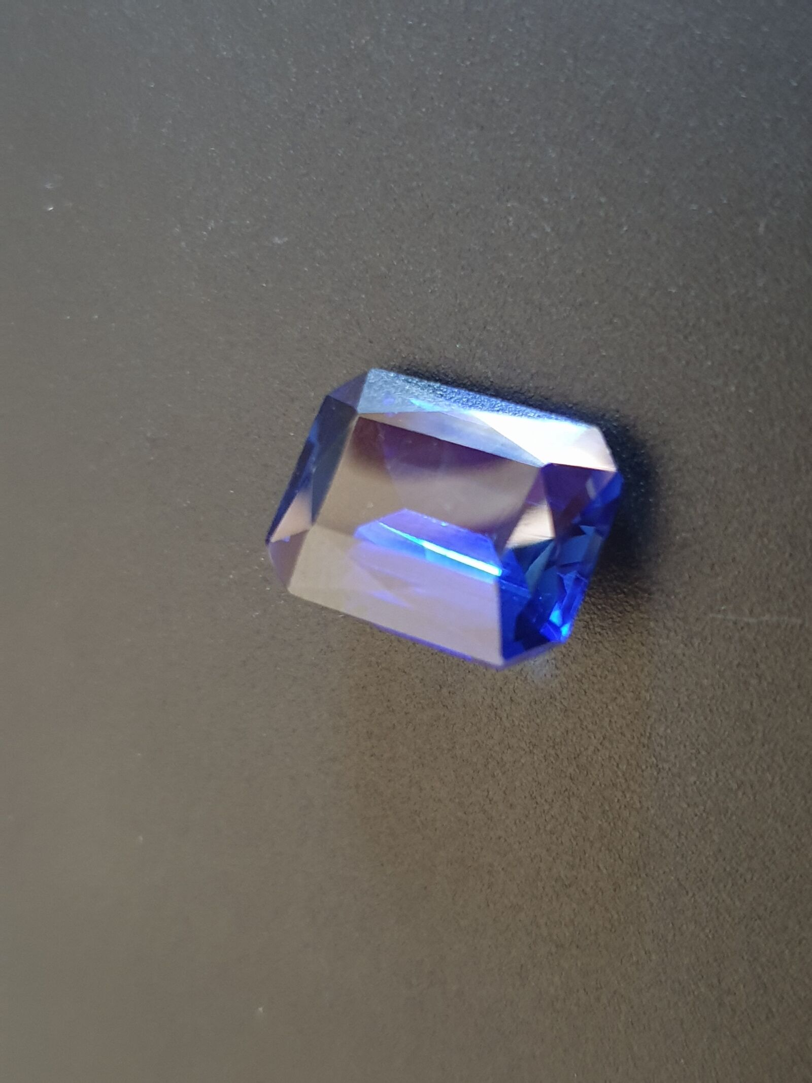 Samsung Galaxy S9+ sample photo. Sapphire, gem, jewellery photography