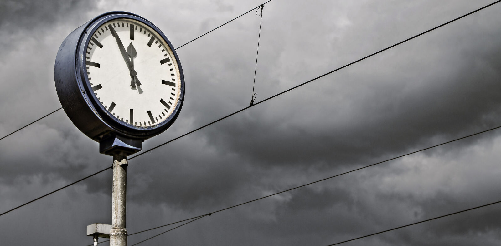 Canon EOS 1100D (EOS Rebel T3 / EOS Kiss X50) sample photo. Clock, clouds, landscape, sky photography