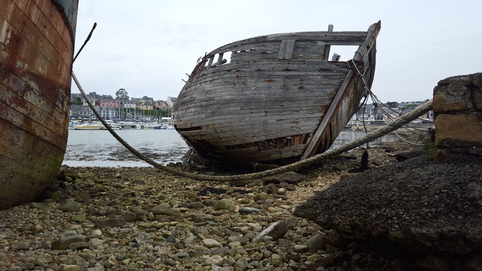 Samsung GALAXY S6 edge sample photo. Boat, water, shipwreck photography