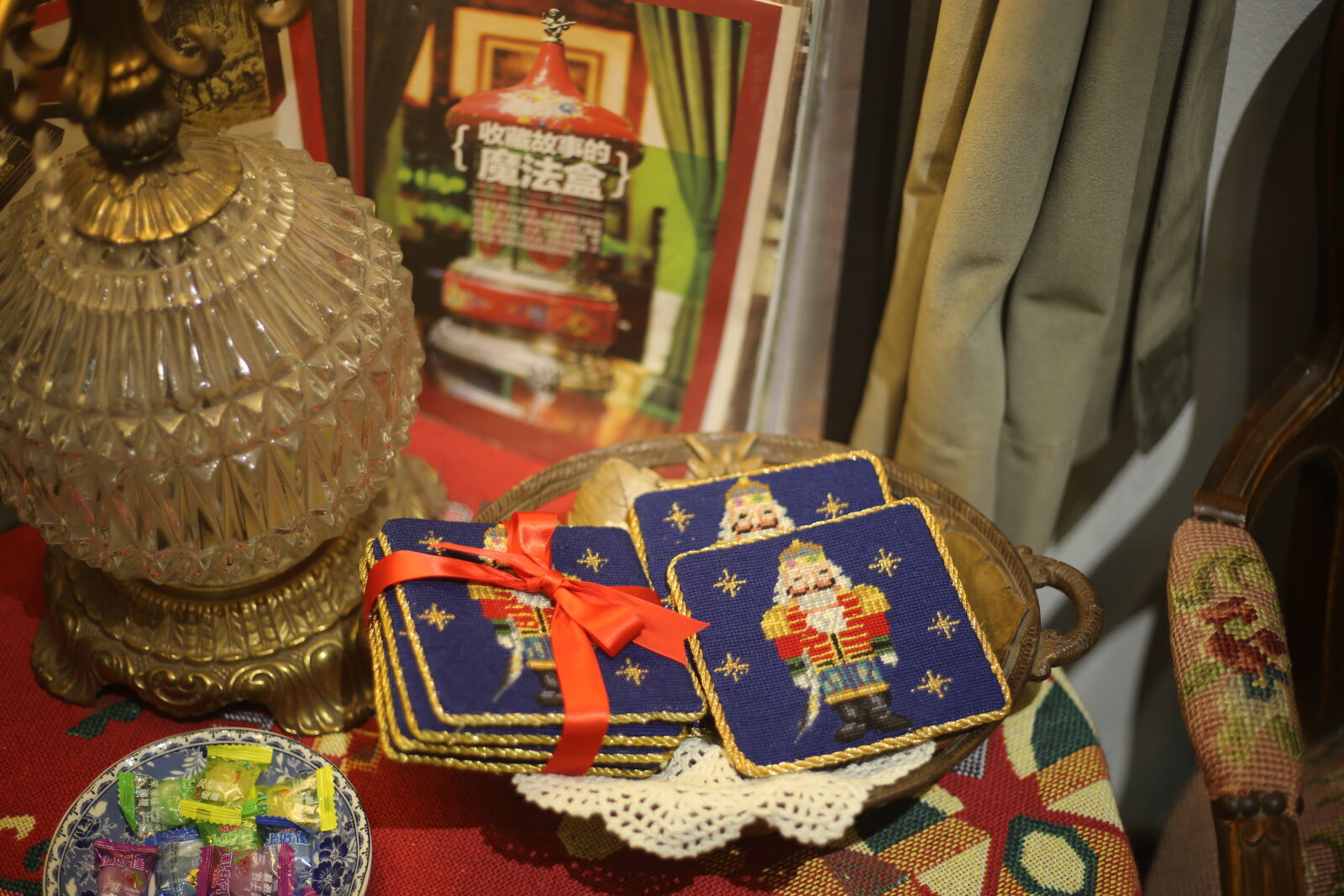 Canon EOS 6D + Canon EF 50mm F1.8 STM sample photo. Embroidery photography
