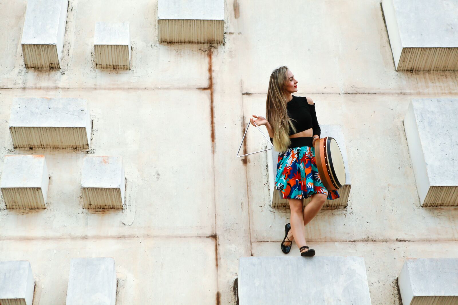 Canon EOS 5D Mark II sample photo. Brazilianwoman, percussion, bodhrán photography