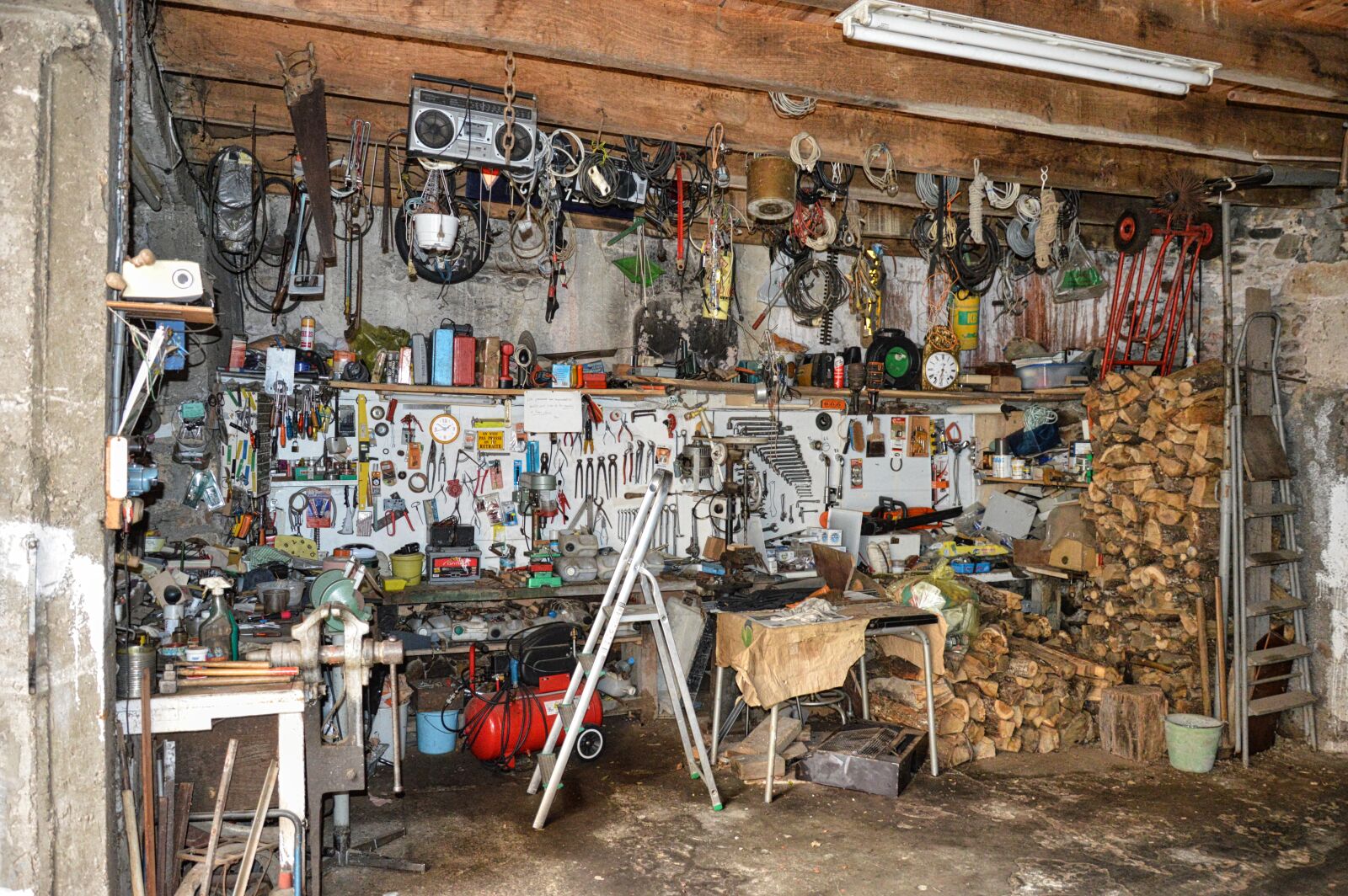 Nikon D3200 sample photo. Workshop, tools, diy photography