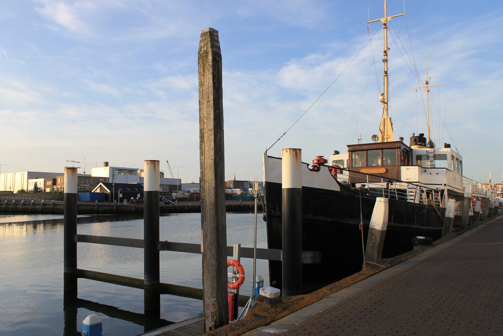 Canon EOS 1100D (EOS Rebel T3 / EOS Kiss X50) sample photo. Body of water, no photography