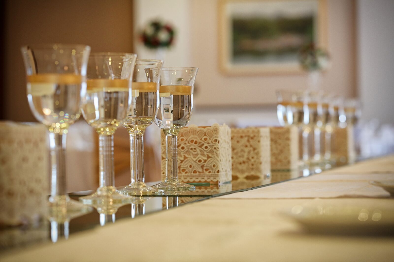 Canon EOS 5D Mark III sample photo. Champagne, white wine, lunchroom photography