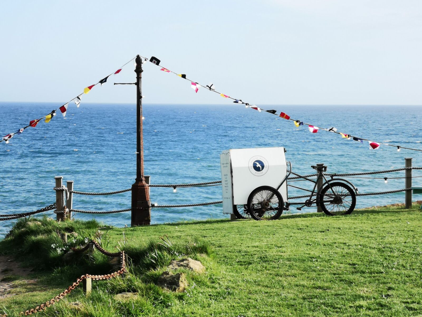 HUAWEI CLT-L09 sample photo. Sea, flags, bunting photography