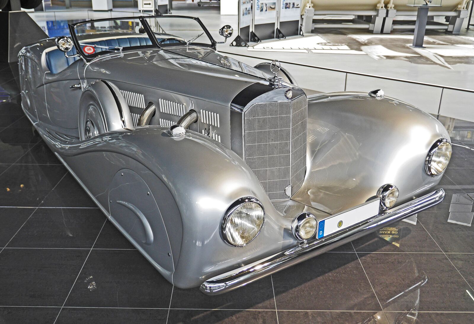 Panasonic Lumix DMC-GH3 sample photo. Mercedes 500 k, one photography