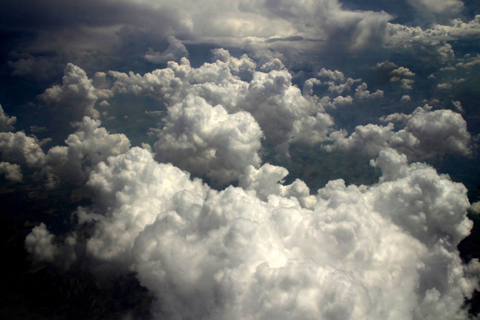 Canon EOS 700D (EOS Rebel T5i / EOS Kiss X7i) sample photo. Sky, cloud, height photography