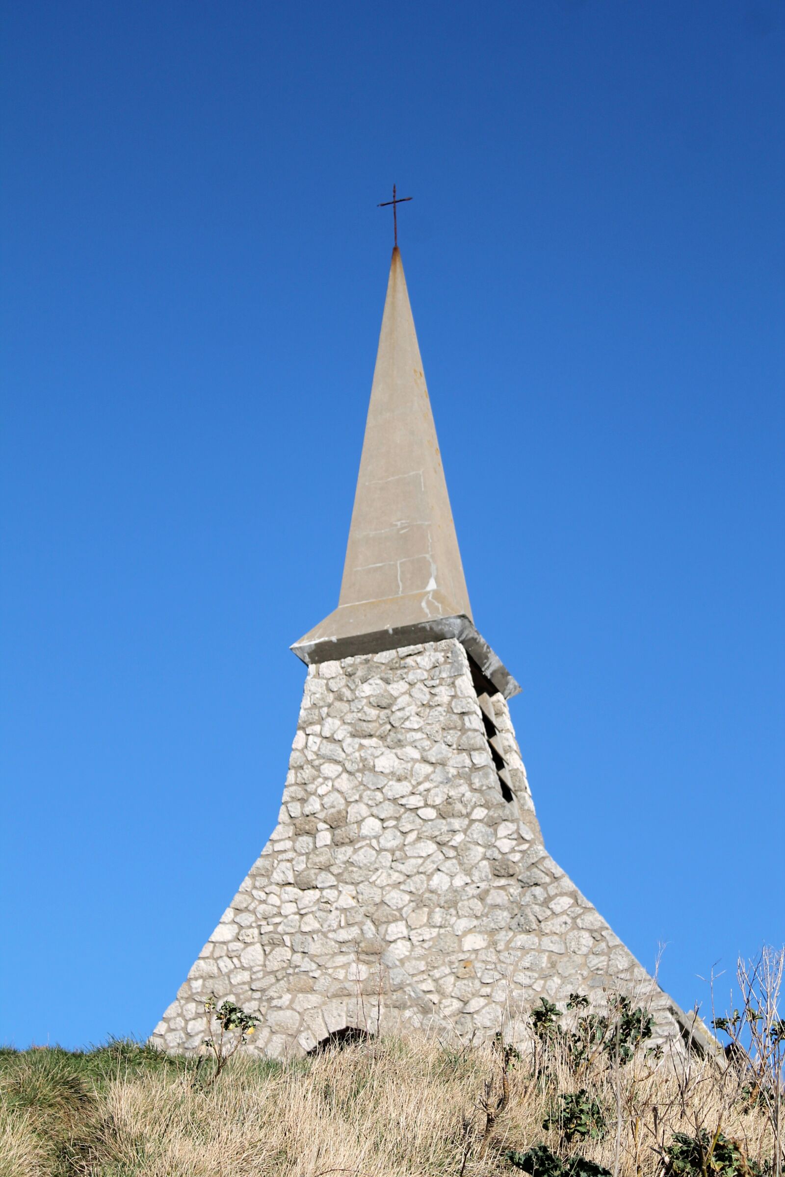 Canon EOS 1100D (EOS Rebel T3 / EOS Kiss X50) sample photo. Church, etretat, normandy photography