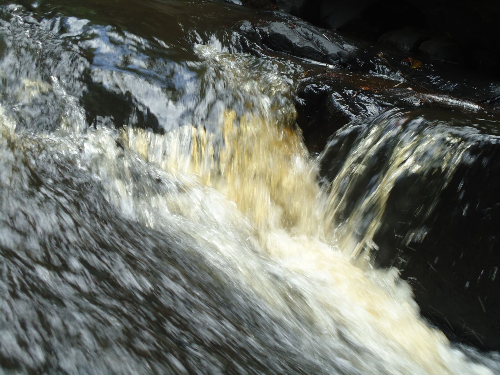 Sony Cyber-shot DSC-W320 sample photo. Nature, agua, waterfall photography