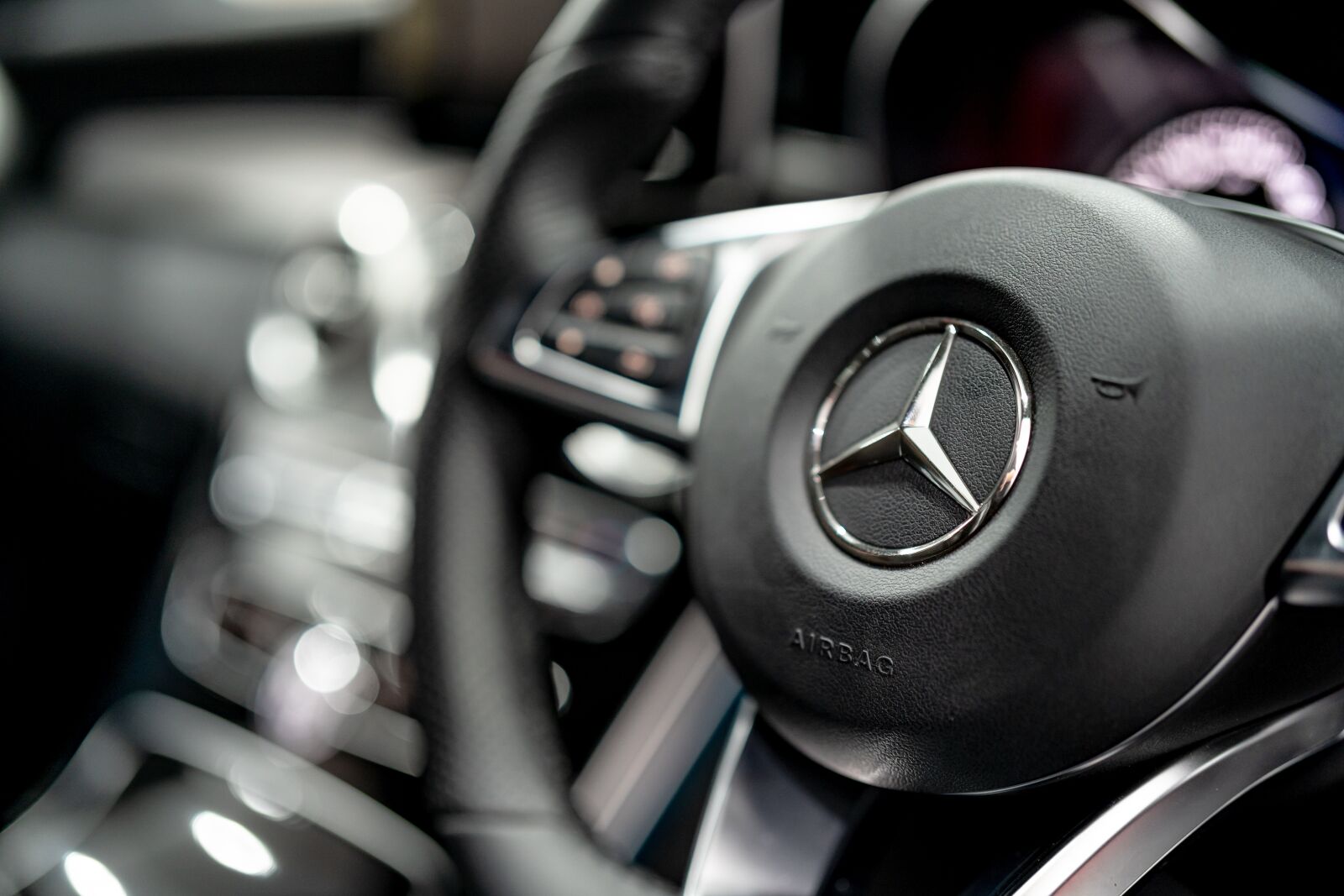 Sony a7 III + Sony Planar T* FE 50mm F1.4 ZA sample photo. Car, benz, mercedes photography